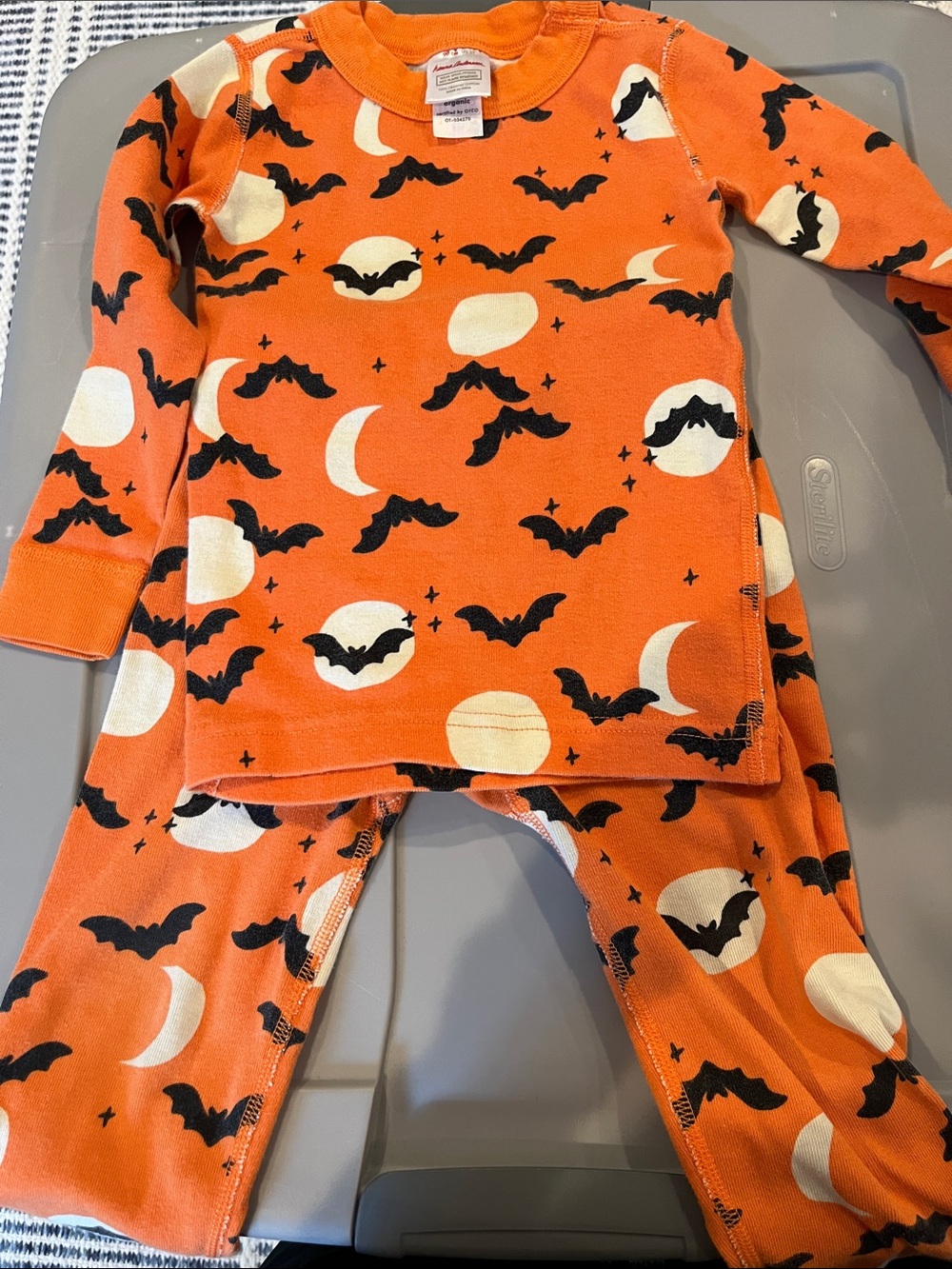 Halloween Orange Bat & Moon Pajama Set Hanna Andersson size 3t